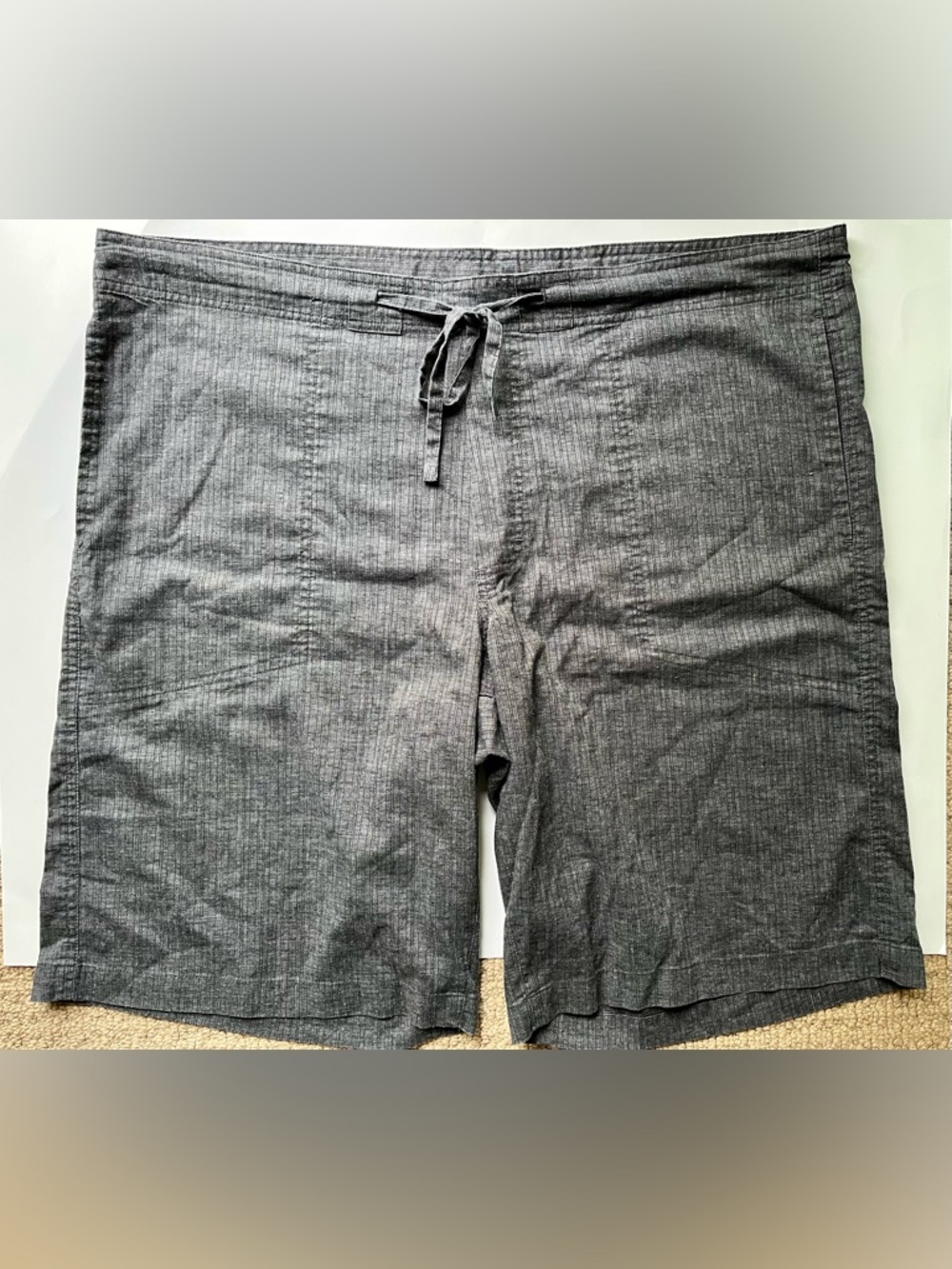Great condition! Prana Charcoal Gray Linen-Blend Shorts